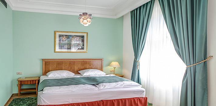 Hotel Ambassador