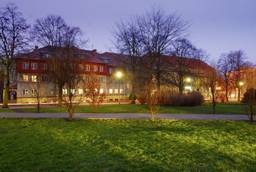 Fassade des Hotels Ikar Centrum