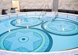 Schwimmbad im Kurhaus Dom Zdrojowy